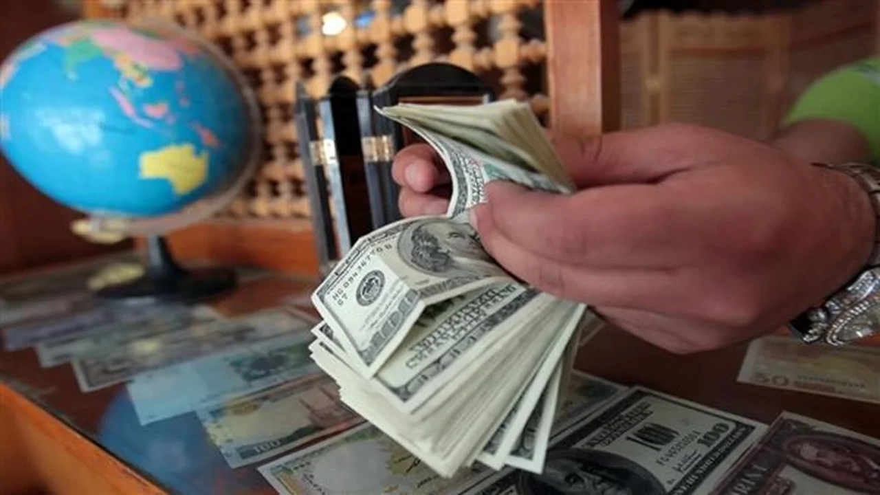 تحركات مفاجئة.. سعر الدولار أمام الجنيه المصري في تعاملات الخميس 12 فبراير